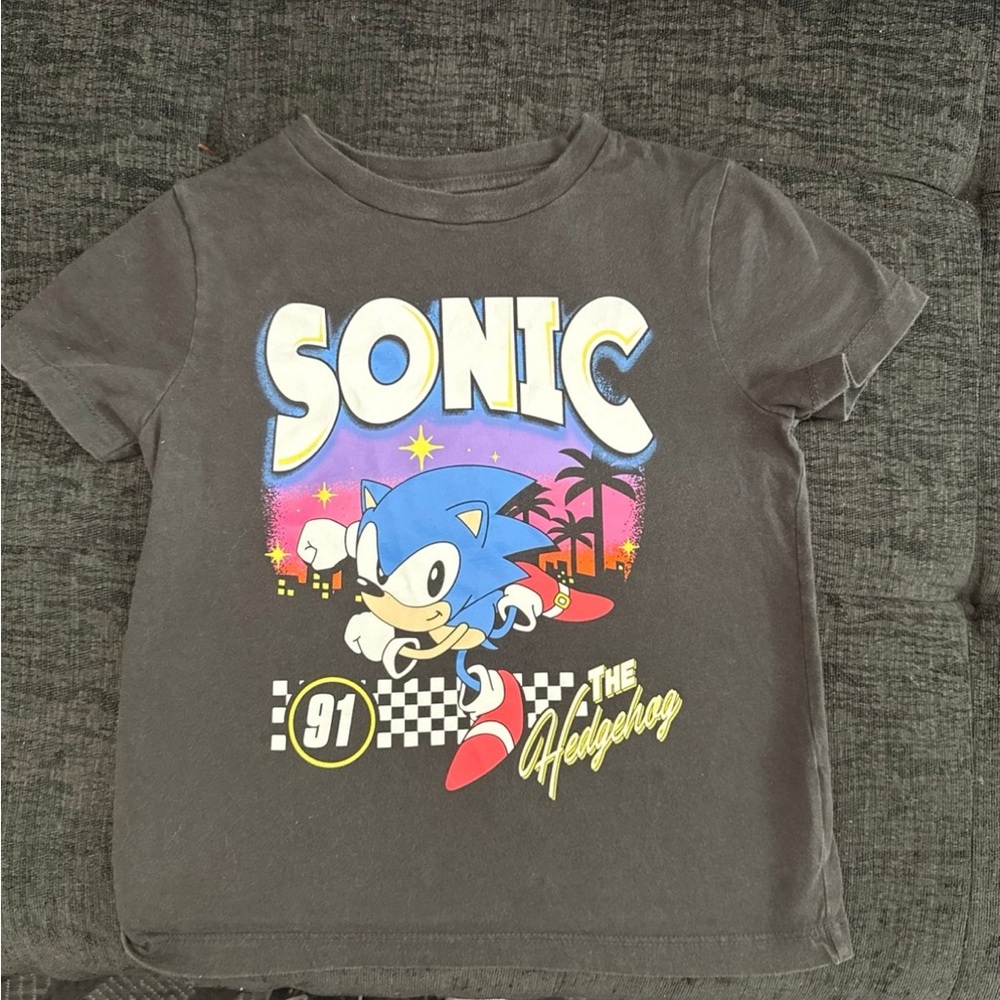 *SOLD*  Sonic the Hedgehog Kids Short Sleeve Tee - Gray